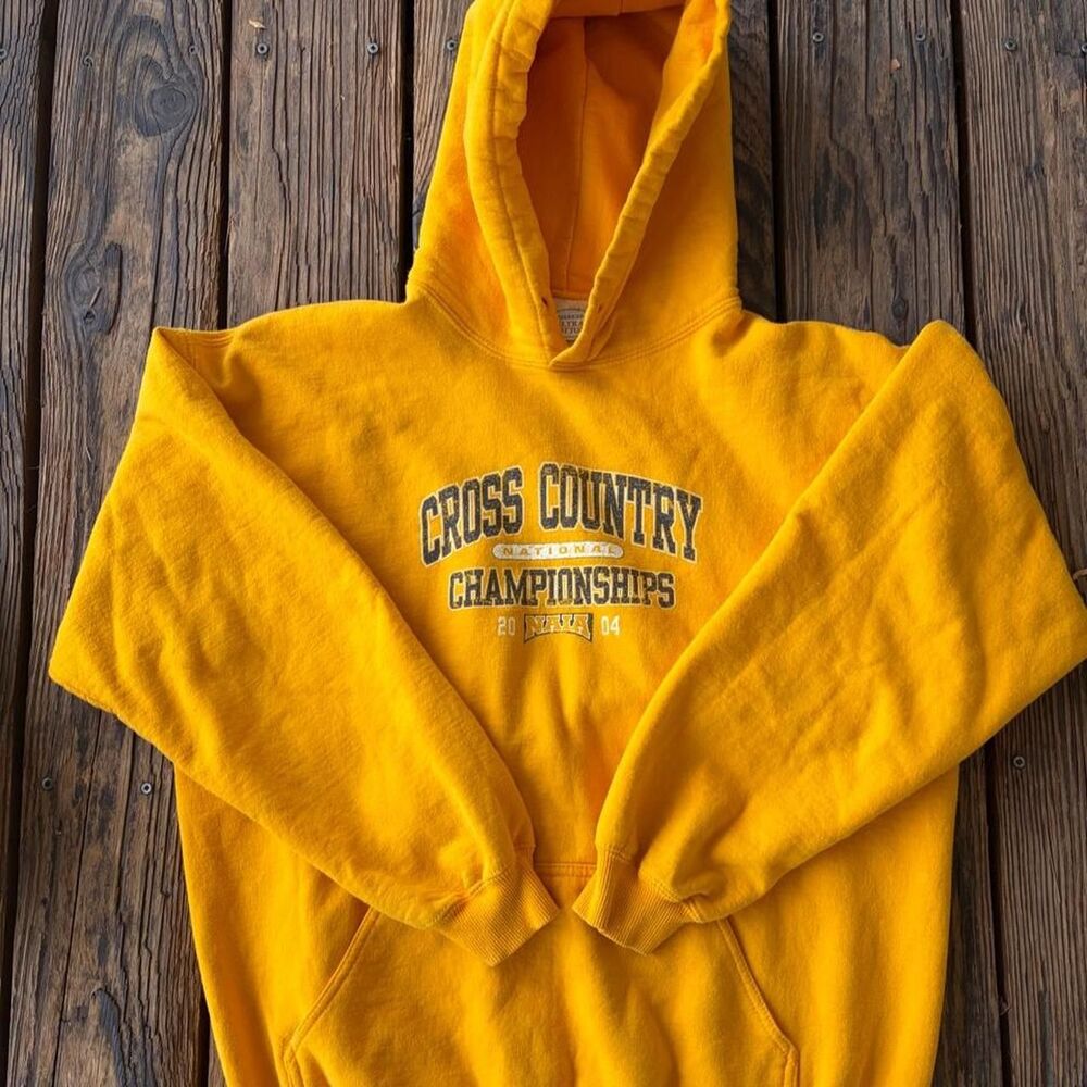 Gildan Men's Yellow and Orange Hoodie
